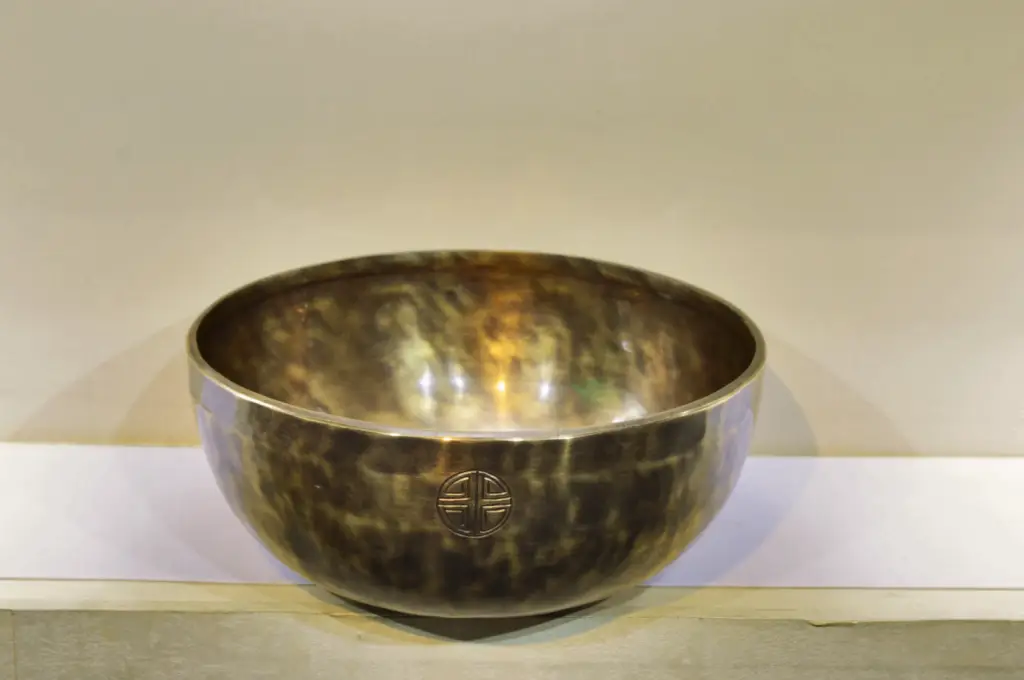 9.6 inch Full Moon Tibetan Singing Bowl